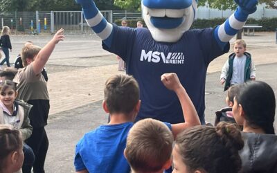 MSV-Spieler zu Besuch an der Salzmannschule